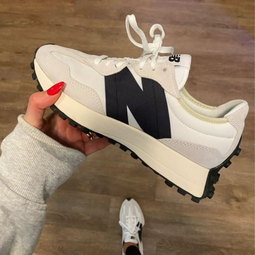 NEW!!!New Balance Women's 327 Shoes